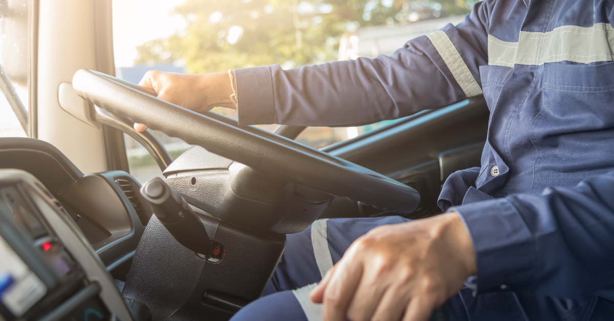 トラック運転手の仕事はどんな感じ？トラックの種類から具体的な仕事内容と流れを詳しく解説！